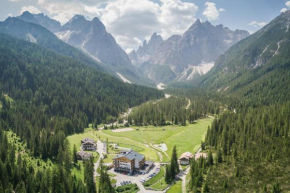 Отель Hotel Dolomitenhof & Chalet Alte Post, Сесто